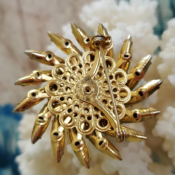 Vintage Judy Lee Brooch - Picture 9 of 16
